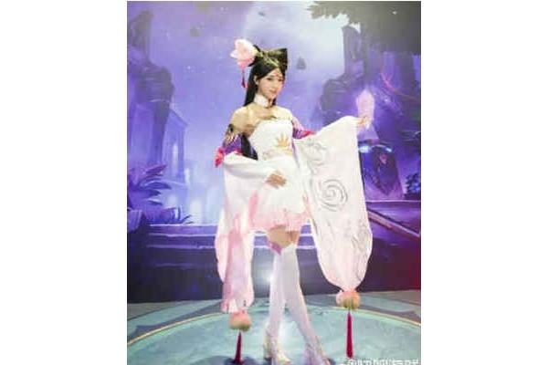 脱去布料后的石整张皮肤的样子,韫颖里面没有小爱的照片