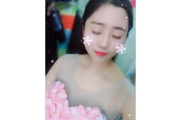 如何在红柚子直播平台上开启直播?卢小鱼直播间的小说哪里可以看?