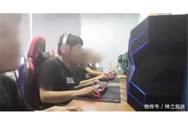 职业电竞选手一个月多少钱,一个电竞选手大概月薪多少?