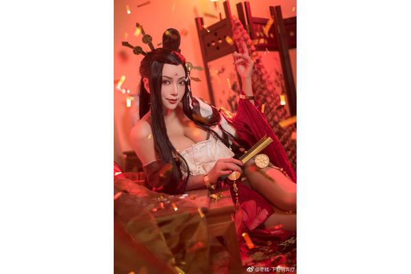 有什么好玩的美女手游?推荐几款有长腿美女的手机游戏