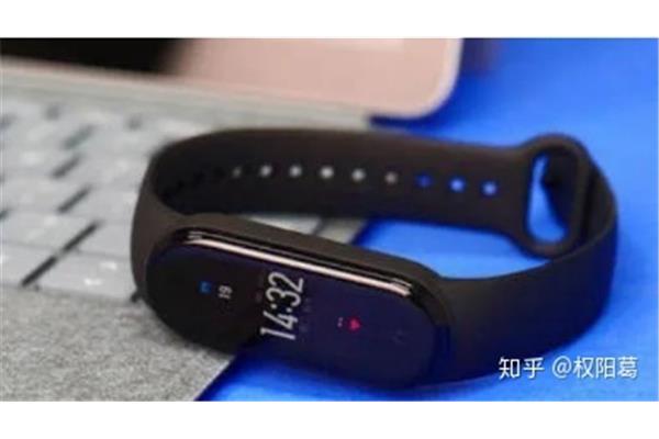 哪个牌子的智能手环好,功能强,哪个牌子的智能手环好用?