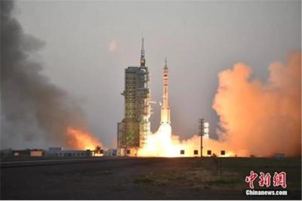 神舟七号飞天对中国有什么意义?什么是中国宇宙飞船?