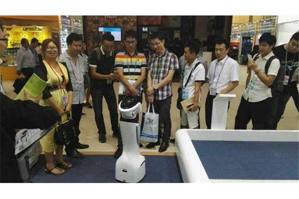 酒店商用机器人哪个牌子好?,世界十大电脑???