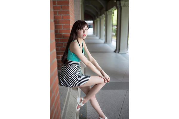 照片中的美女是谁?急!谁有这个女孩的信息?