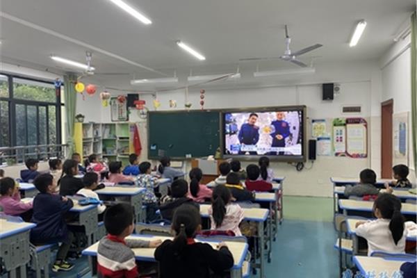 壮观客户端广西中小学空中课堂(空中课表)